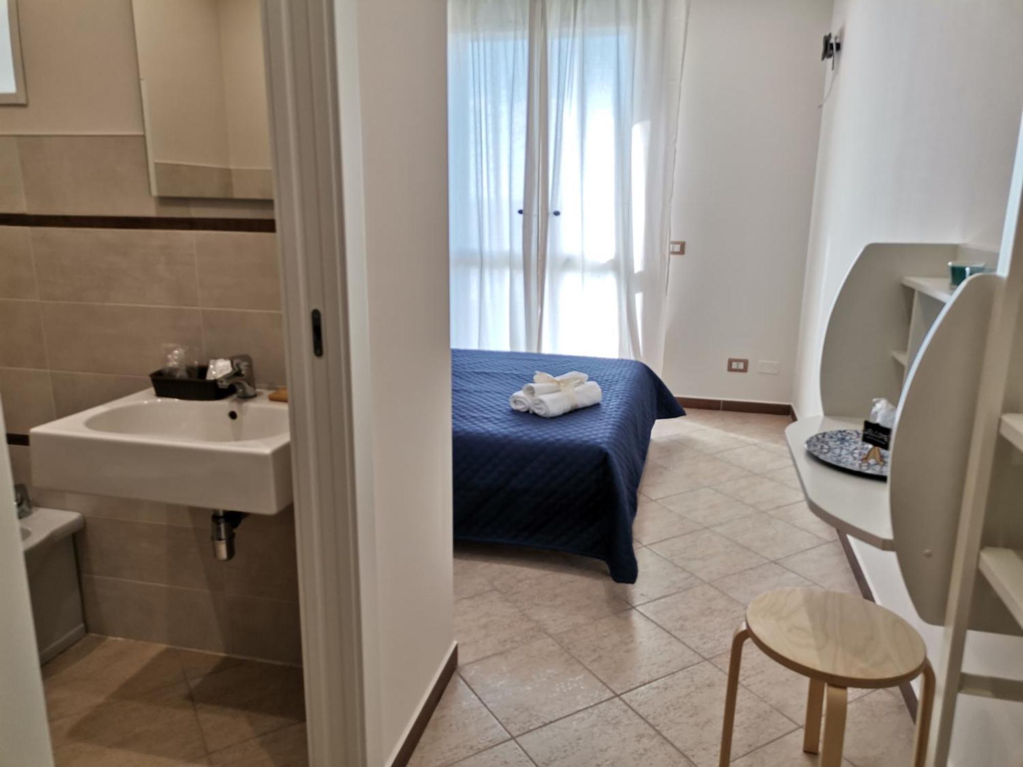 Le Metro Bed & Breakfast Carini Phòng bức ảnh